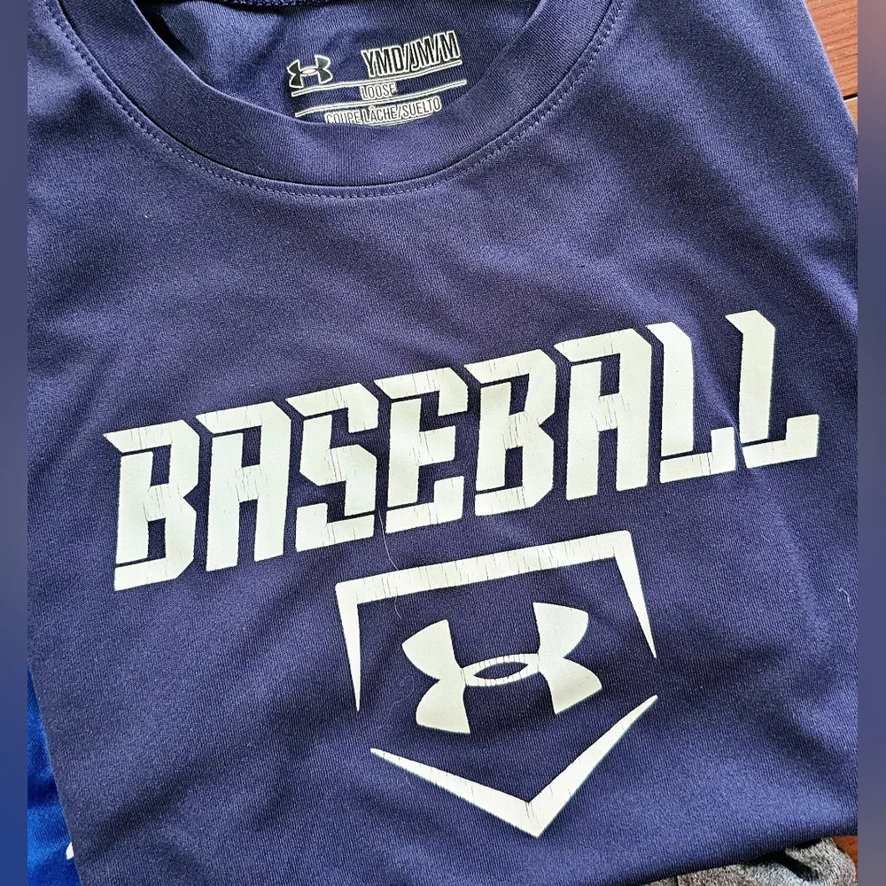 Boys Medium Under Armour T-Shirt Set - Picture 4 of 7